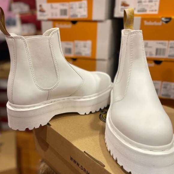 DR MARTENS VEGAN 2976 QUAD MONO BOOT CHELSEA - Picture 7 of 7